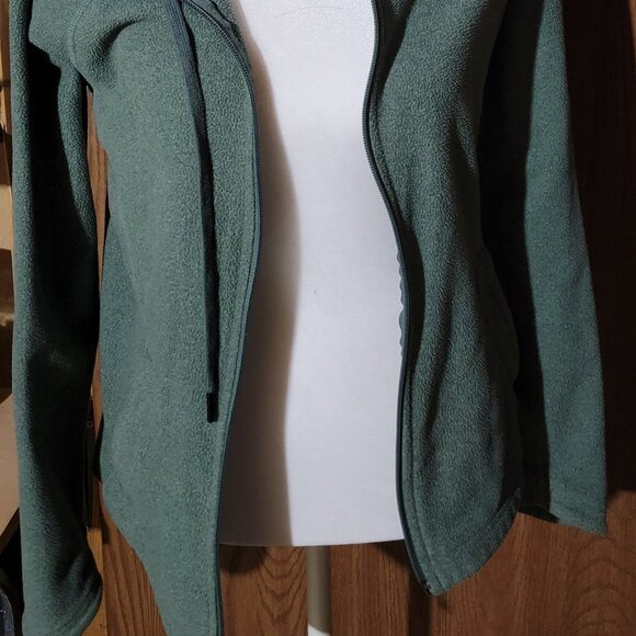 The North Face Women’s Olive Hoodie Fleece (Medium)  - - Picture 3 of 13